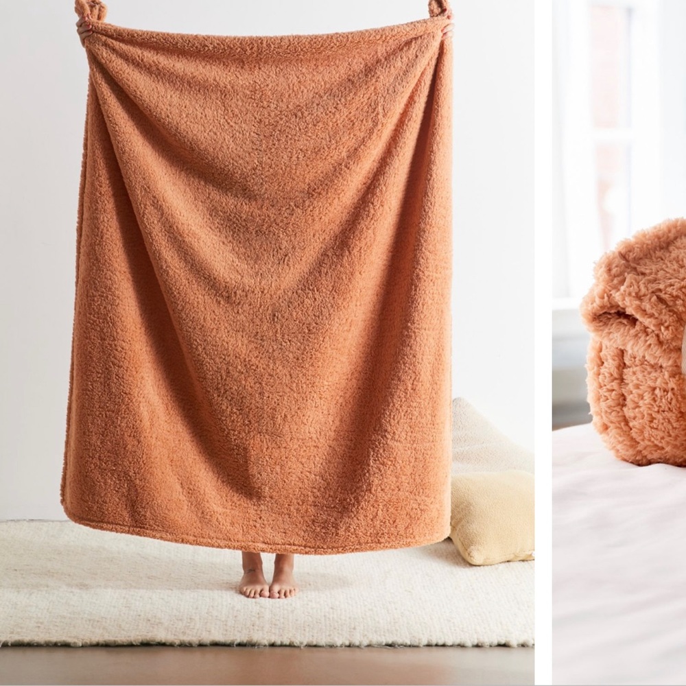 UO amped fleece throw blanket